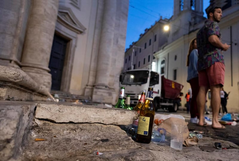 Vandalizzata Piazza del Popolo dai tifosi spagnoli del Betis Siviglia 1