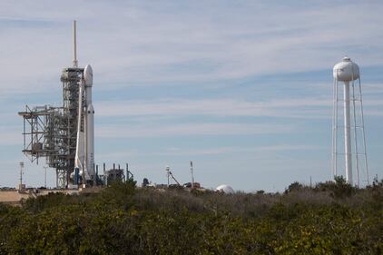 Parte il bus spaziale di Space X 14