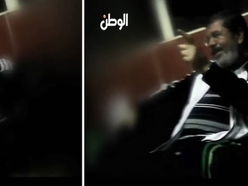 Egitto, Morsi riappare in pubblico per il processo