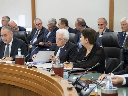 Mattarella bacchetta le toghe "Rispondano solo alla legge"