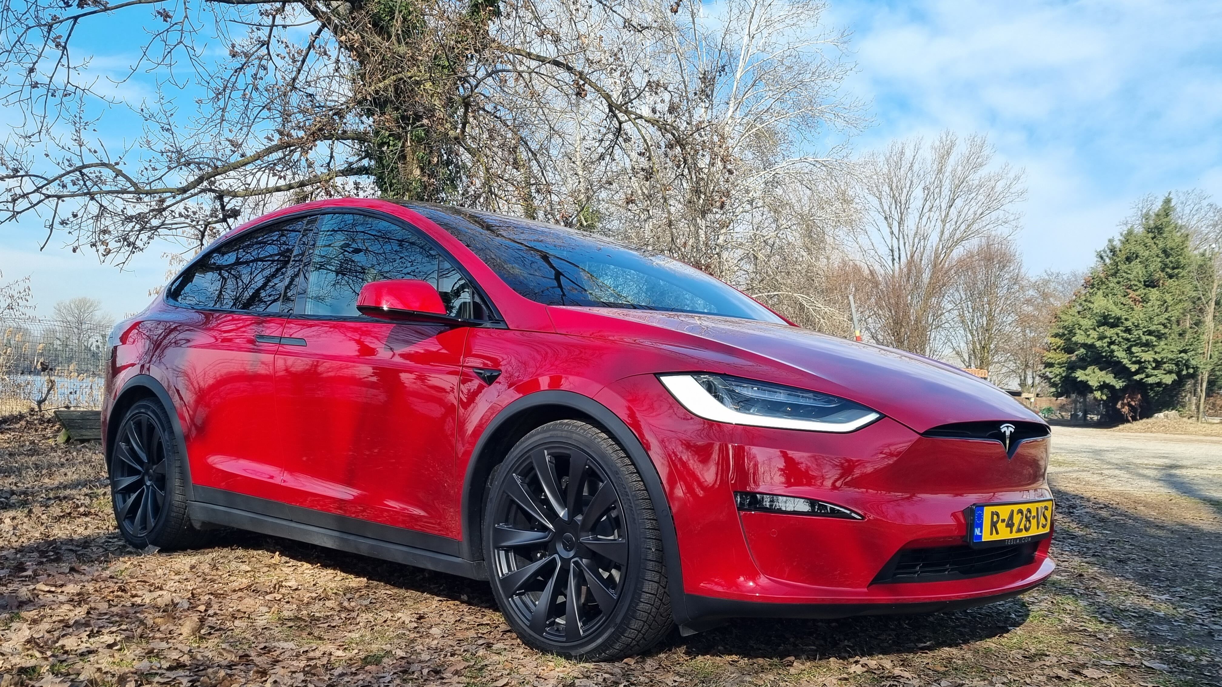 Tesla Model X Plaid, un’astronave da oltre 1.000 CV e svago infinito. La nostra prova