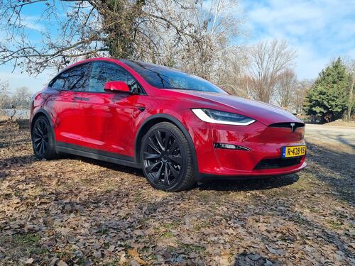 Tesla Model X Plaid, un’astronave da oltre 1.000 CV e svago infinito. La nostra prova