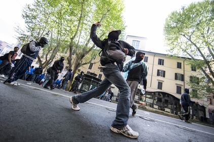 Scontri e cariche a Roma 17