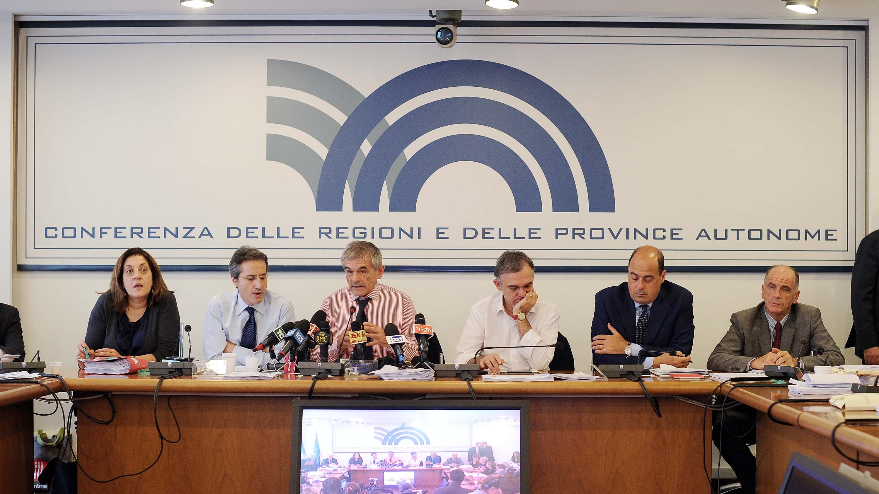 Regioni sulle barricate per i tagli. Ma ogni anno buttano 82 miliardi