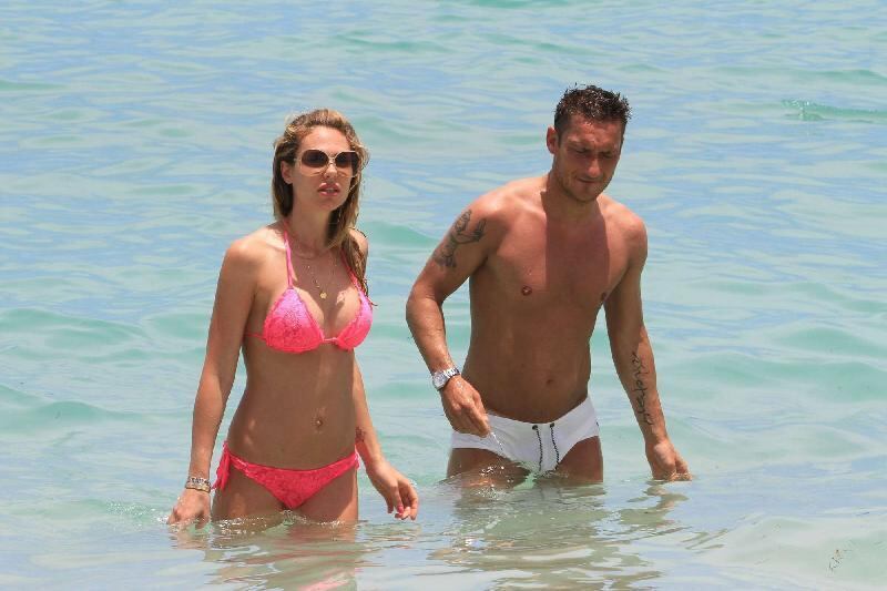 Ilary Blasi, le foto più sexy 43