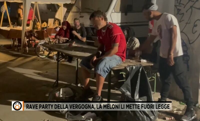 Rave party, le immagini choc tra droga e alcol 1