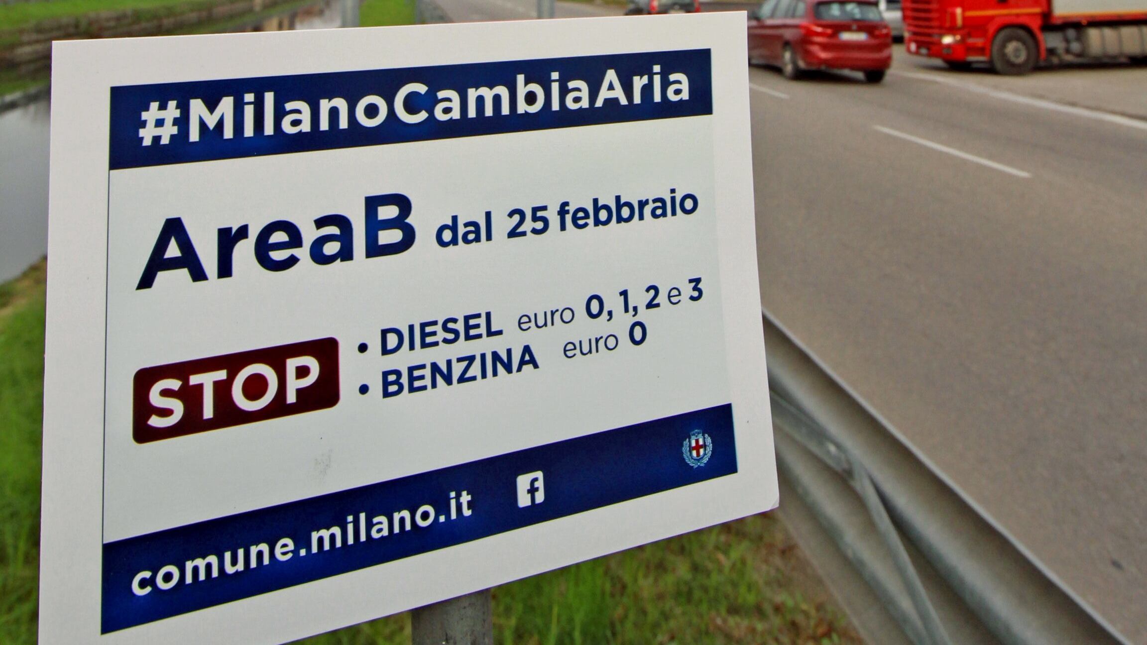 La lotta antismog fa ricco il Comune, oltre 33 milioni tra multe in Area B e ticket per Area C