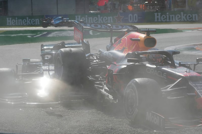 Il terribile incidente tra Hamilton e Verstappen al Gp di Monza 2