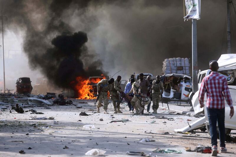 Mogadiscio, esplode un'autobomba: più di 200 vittime 1