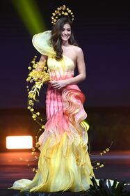 Miss Universo 2018, sfila la bellezza dei Paesi 4