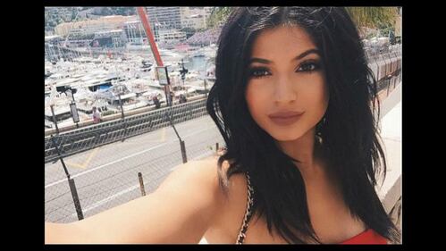 Kylie Jenner, lato b esplosivo in spiaggia 30