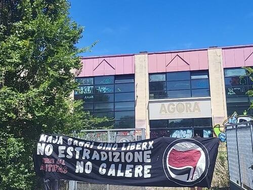 Milano città degli antagonisti: occupato l’ex Palazzetto del ghiaccio e chiuse intere vie per il centro sociale
