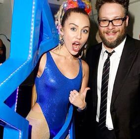 Miley Cyrus hot a Hilarity for Charity 3