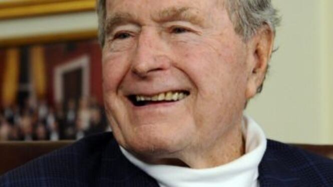 Bush aveva adottato un bimbo a distanza. La scoperta dopo la morte