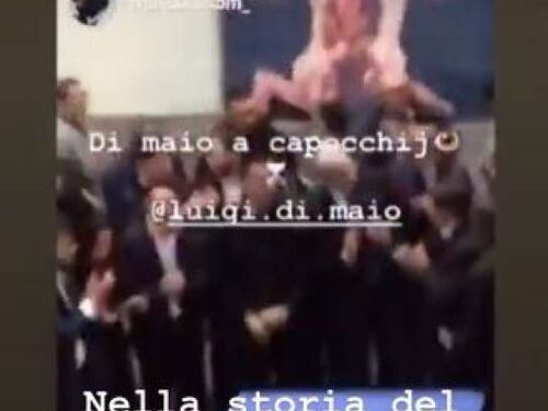 Di Maio scivola sui social. Adesso si insulta da solo