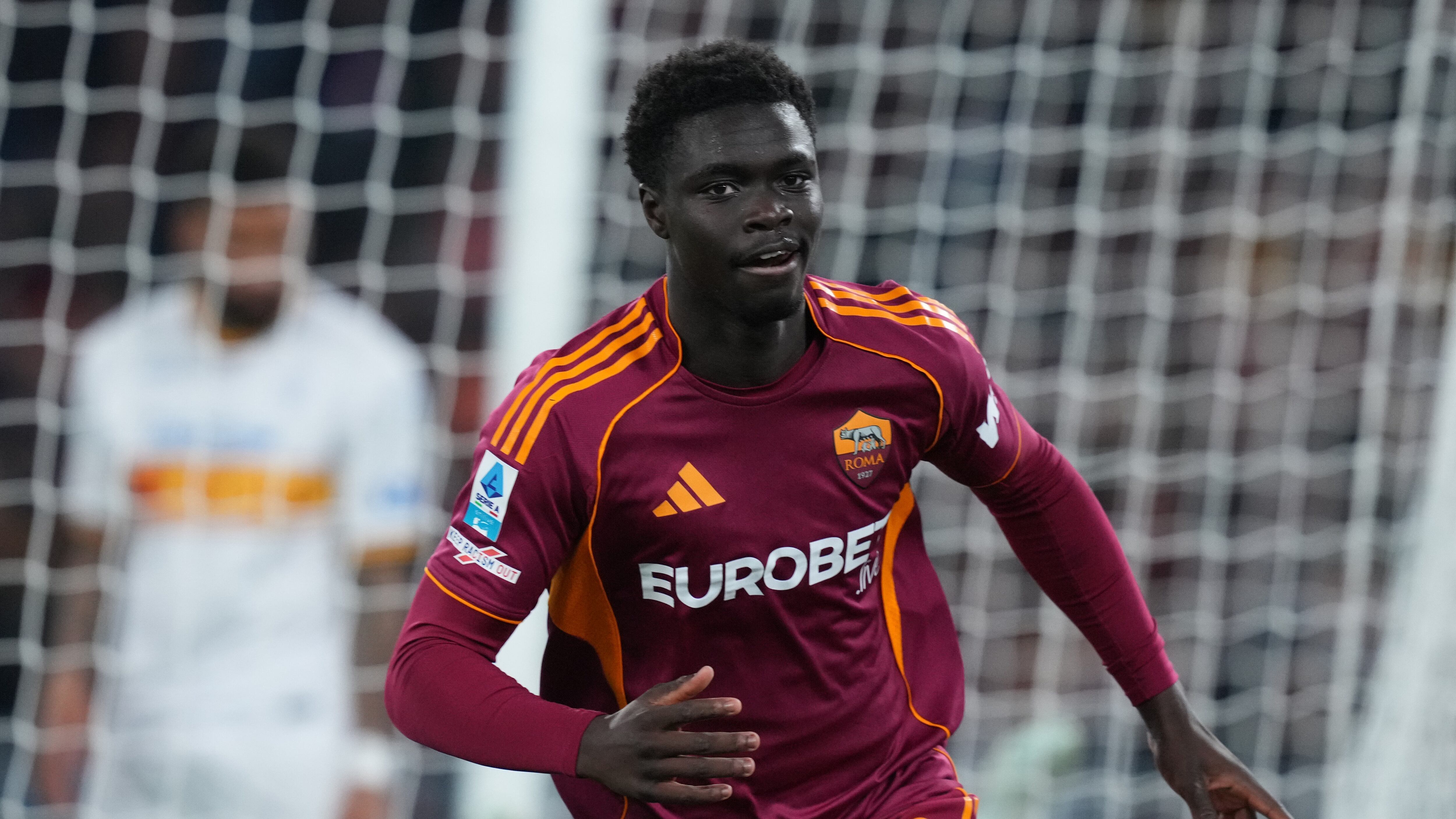 Serie A, la Roma supera di misura il Lecce e aggancia la Juve al quarto posto