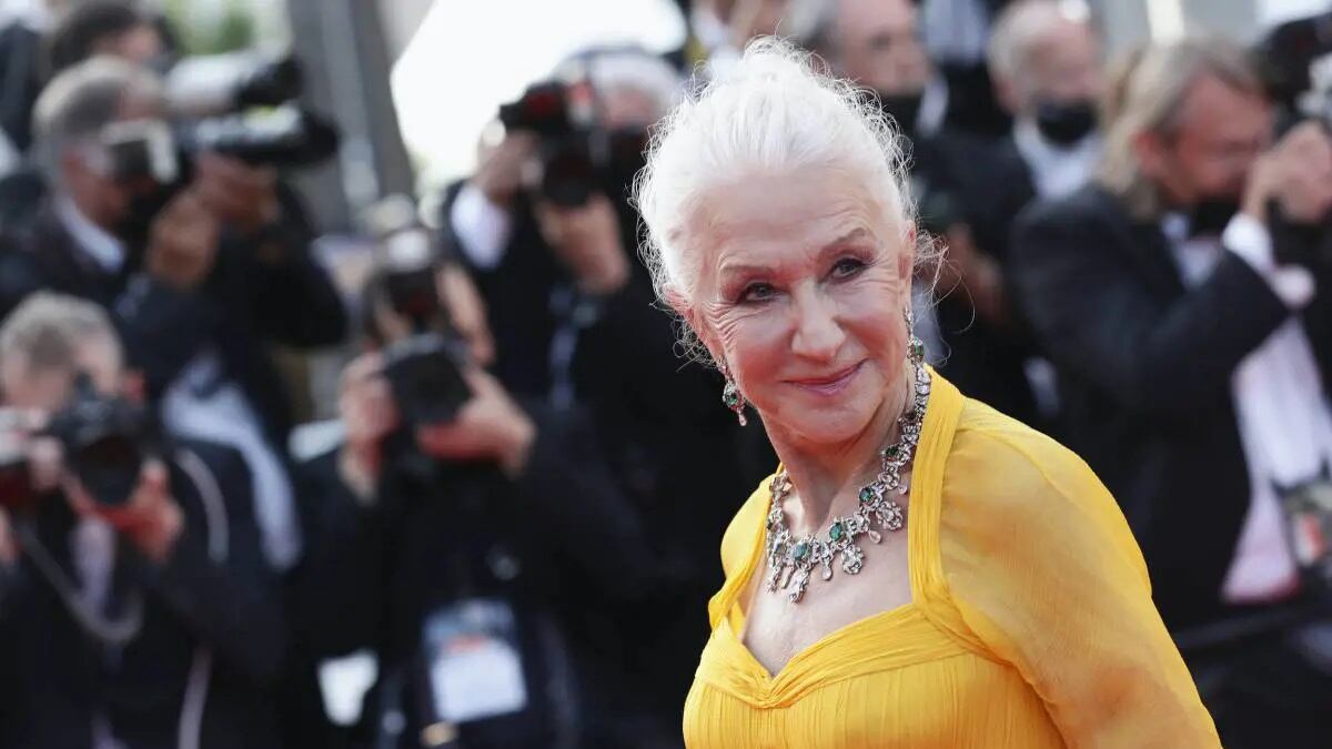 Capelli bianchi over 60, come portarli ispirandosi alle star