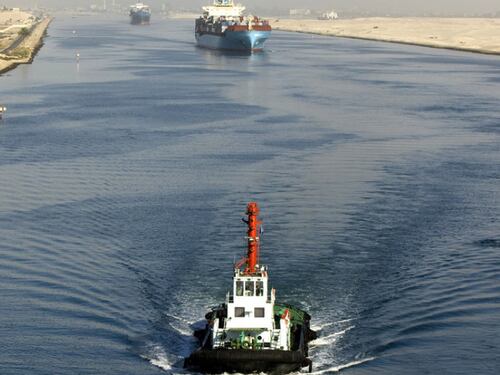 Egitto, quattro miliardi di dollari per il "nuovo canale di Suez"