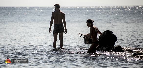 Isola dei Famosi: foto hot da Playa Uva 15