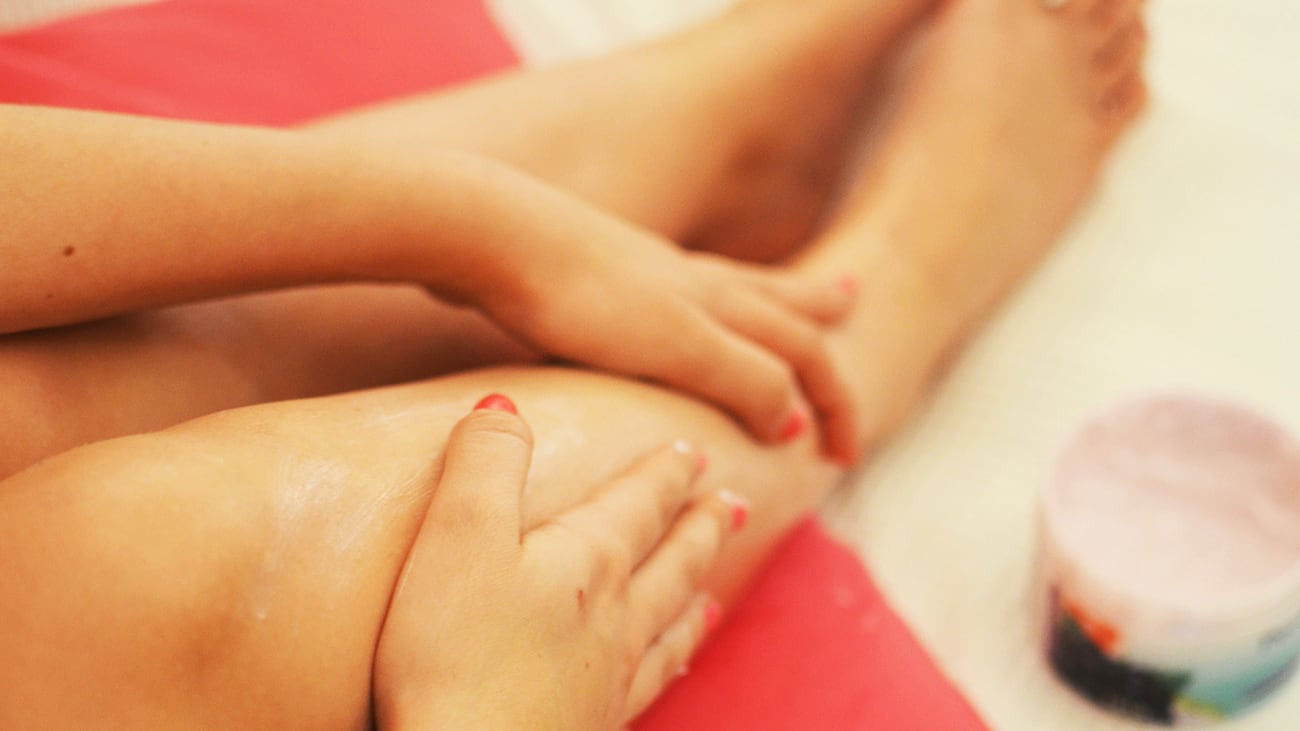 Gambe gonfie e capillari in vista? Ecco cosa fare