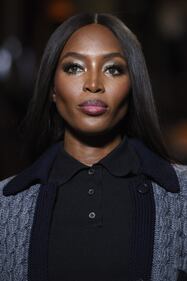 Uma Thurman e Naomi Campbell sfilano a Parigi  13