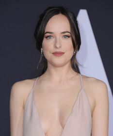 Dakota Johnson, la sexy protagonista di 50 Sfumature 15