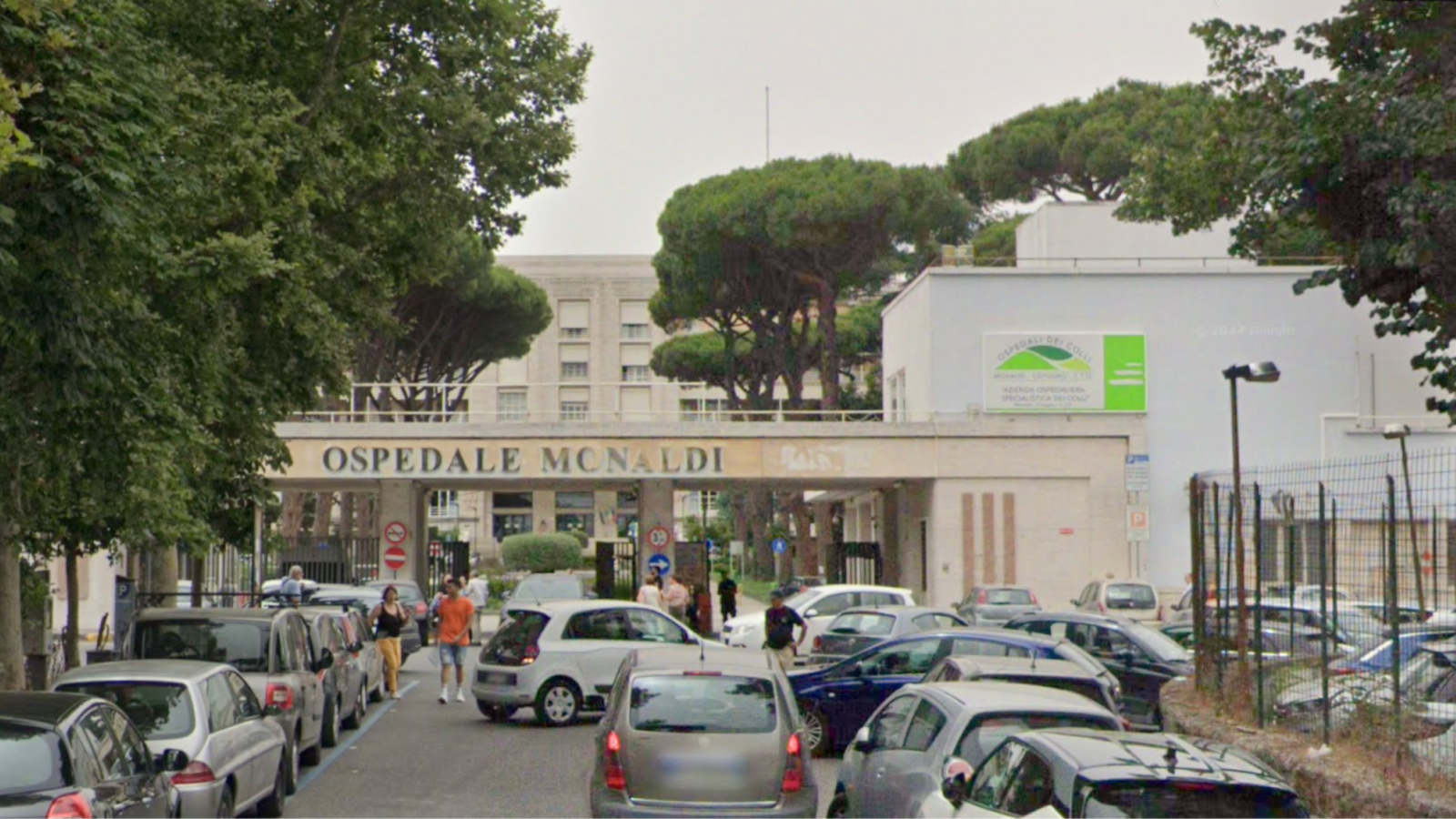 Bimbo trapiantato, Meloni alla mamma: "Avrete giustizia". Ispettori del ministero al Monaldi