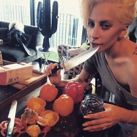 Billboard: Lady Gaga a seno nudo donna dell'anno 16
