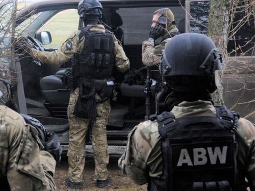 "Arrestati nove agenti di Mosca". La Polonia smantella una rete di sabotatori