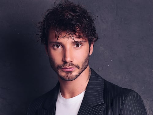 Stefano De Martino presenta Gilda Ambrosio in famiglia