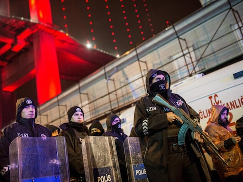 Turchia sotto il fuoco incrociato. Erdogan gioca su troppi tavoli