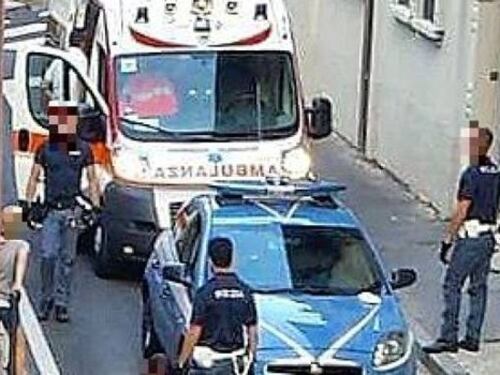 Immigrato armato di catena distrugge due quartieri interi