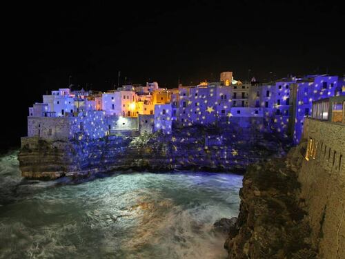 Vuoi vedere le luminarie natalizie? Paghi 5 euro