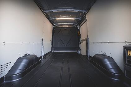 Ford E-Transit, il furgone più venduto al mondo diventa 100% elettrico: guarda la gallery 9