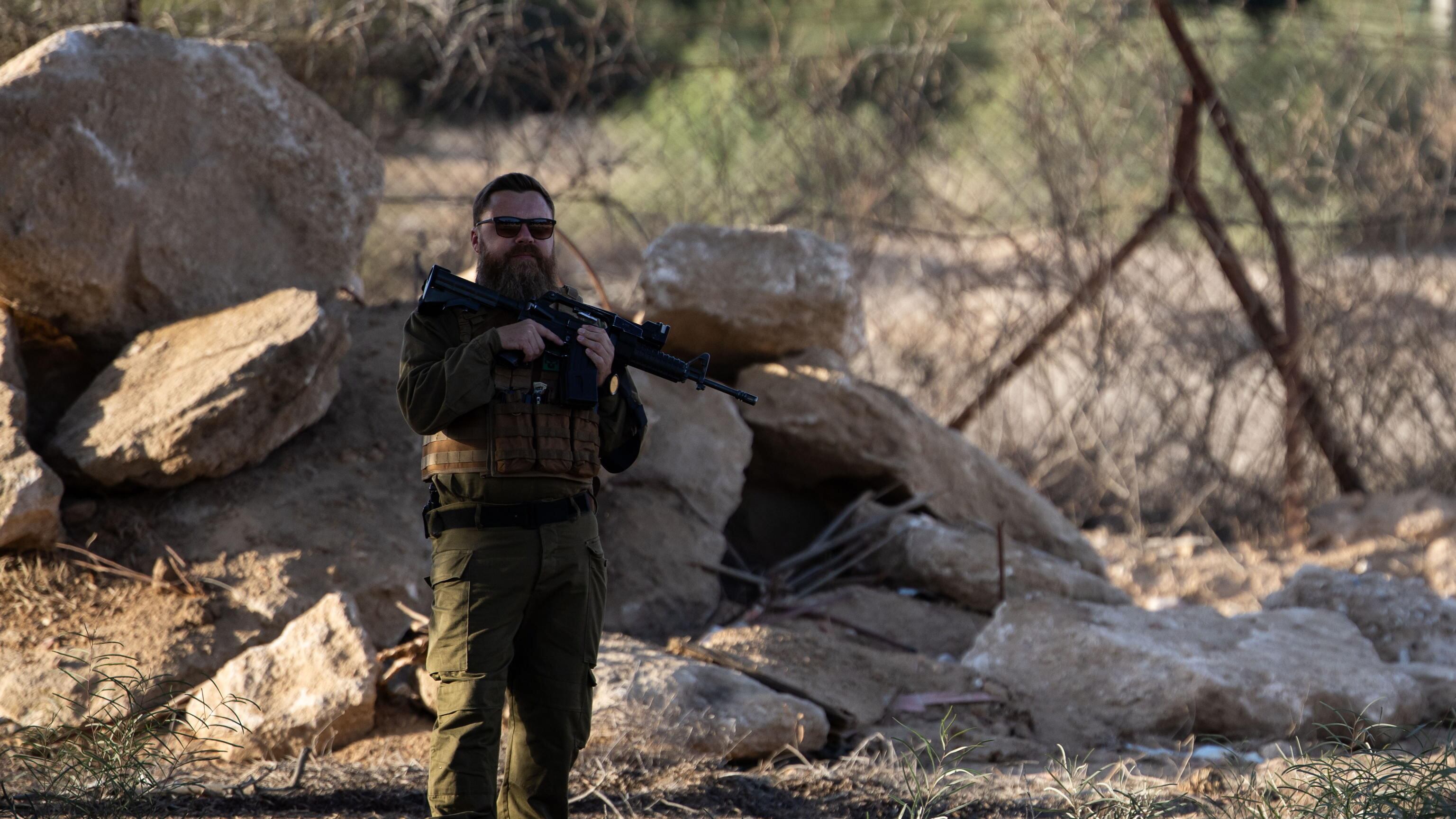 La copia delle barriere e i buchi nel terreno: i segreti di Hamas dietro al blitz contro Israele