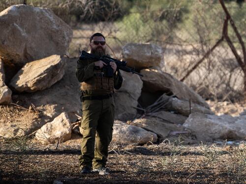 La copia delle barriere e i buchi nel terreno: i segreti di Hamas dietro al blitz contro Israele