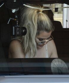 Khloé Kardashian, le immagini hot 37