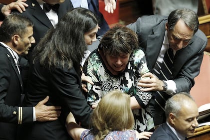 Bianconi colpita nel tumulto: ferita alla spalla 7