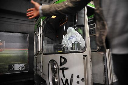 FOTO / Gioia, scontro tra metro sulla linea verde 4