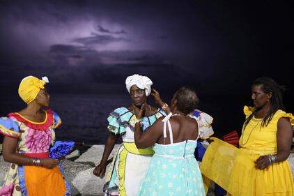 Una Cuba di nuovo aperta al mondo festeggia i 90 anni di Castro 1