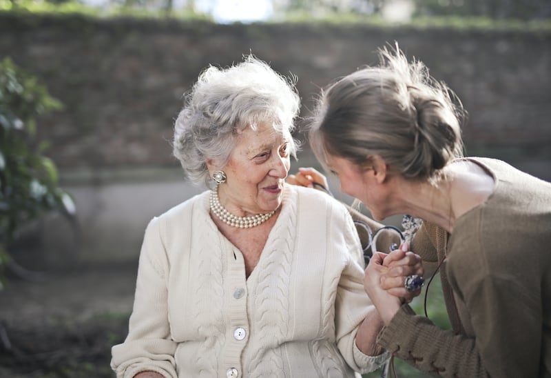 Rapporto di lavoro con un familiare: come funziona