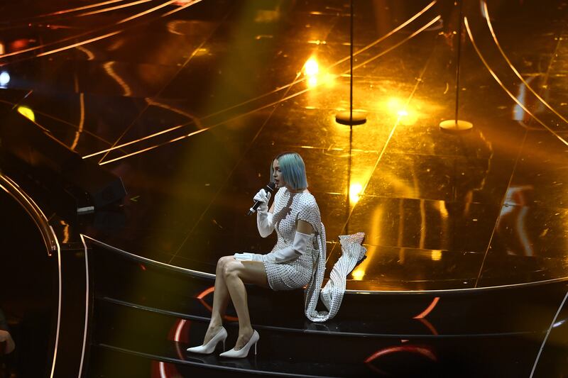 Sanremo 2024: ecco il look della quarta serata del Festival di Rose Villain 2