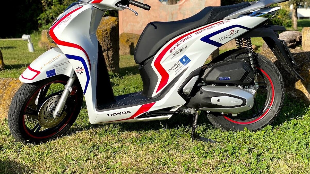 Più sicuri in moto, con H-GEAR arriva l'e-Call e l'antifurto satellitare