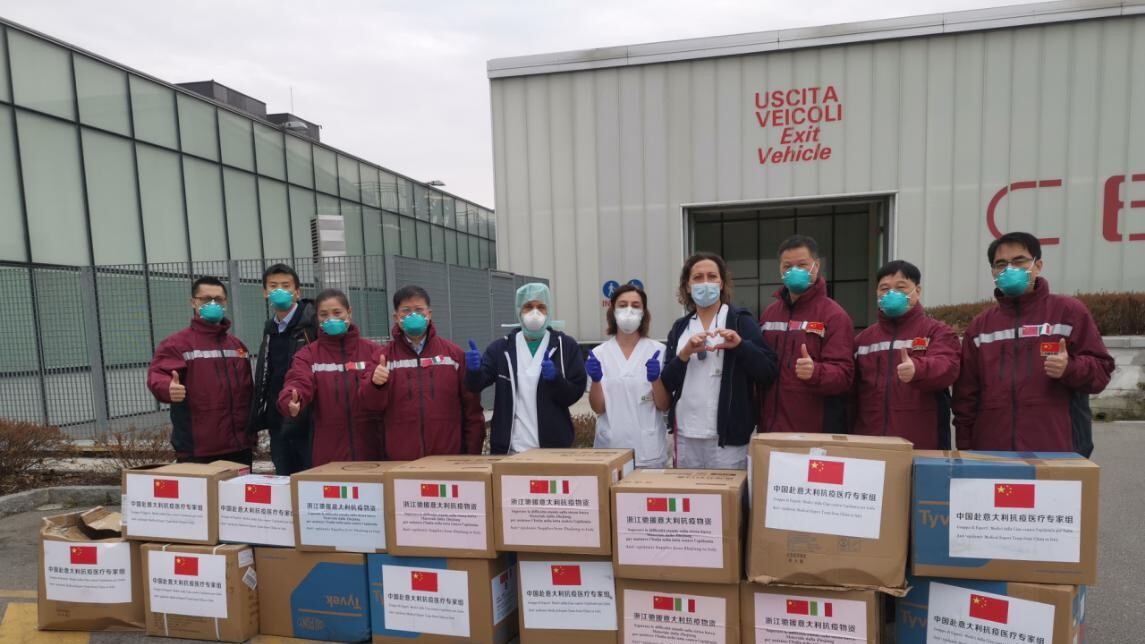 Sulla via della seta medica: aiuti, dottori e mascherine