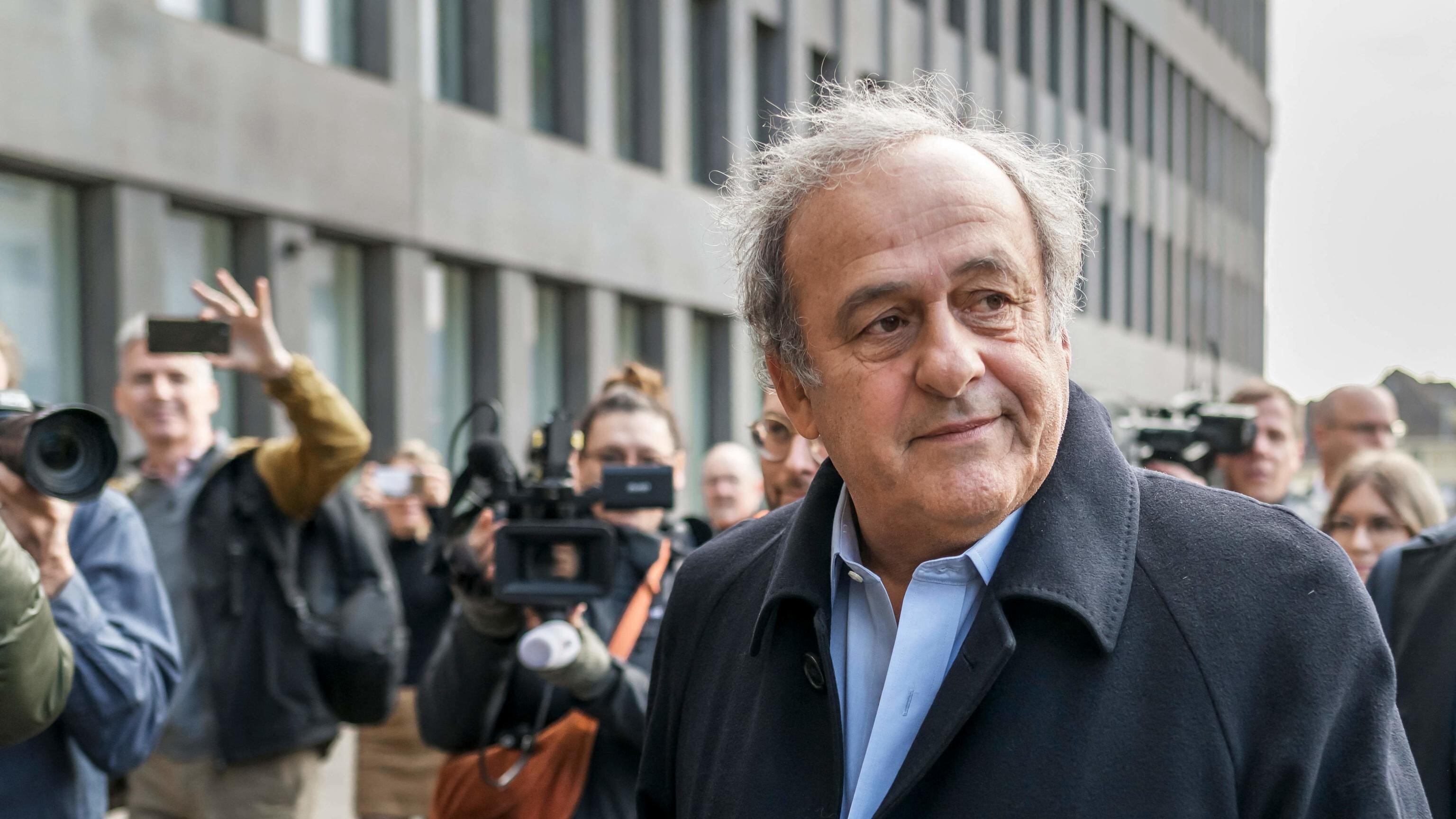 La versione di Platini: "Vi spiego io perché Elkann non vende la Juve"