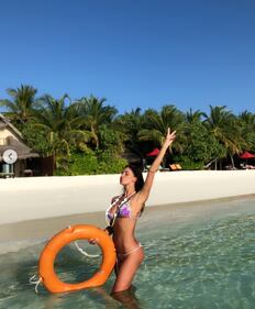 Belen, foto sexy in bikini sotto il sole 4