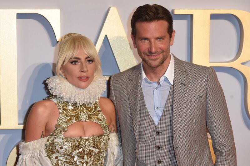 Lady Gaga, scollatura hot alla première 2