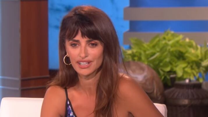 Penelope Cruz dona materiale sanitario all'ospedale di Madrid al collasso