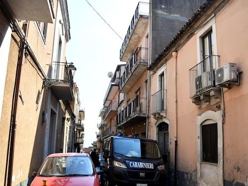 Gettò la figlia di sette mesi dal terrazzo: assolta per incapacità di intendere e di volere