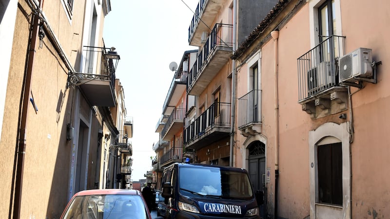 Gettò la figlia di sette mesi dal terrazzo: assolta per incapacità di intendere e di volere